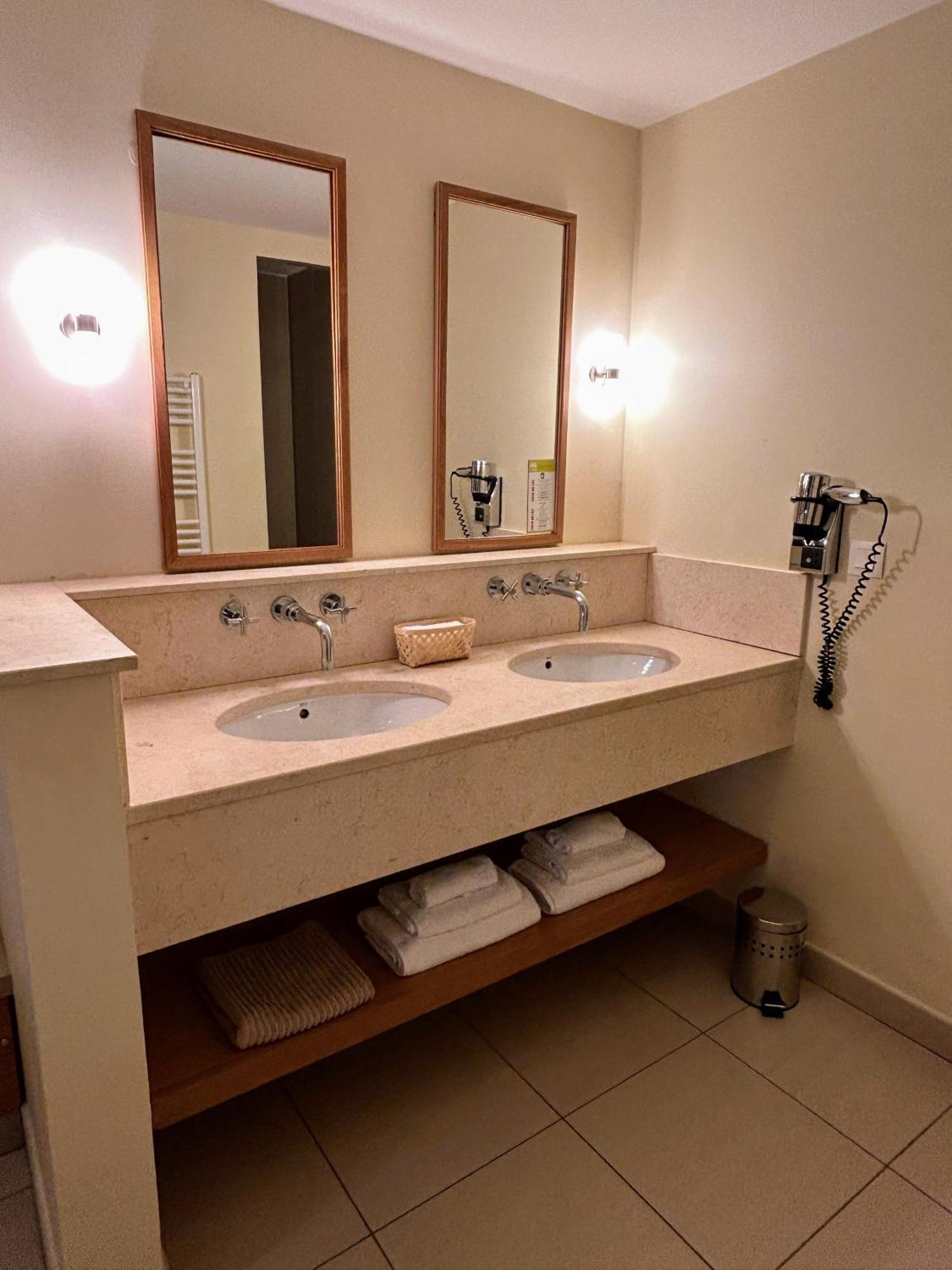 Suite Superieure Domaine Du Golf St Endreol, 1 A 2 Personnes La Motte  Bagian luar foto