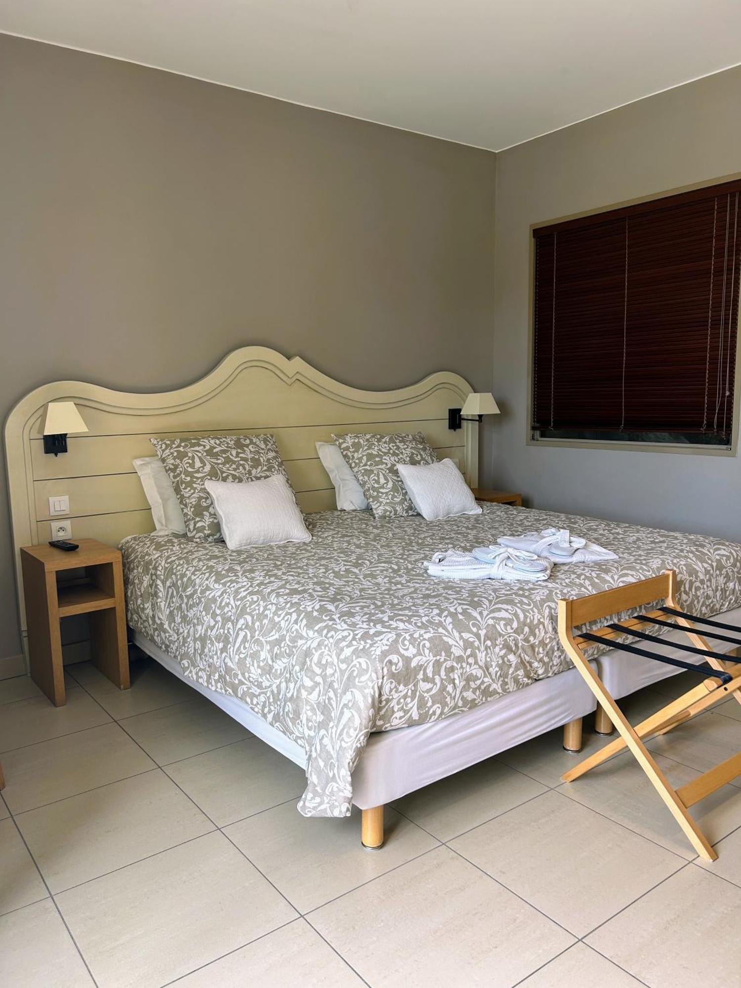 Suite Superieure Domaine Du Golf St Endreol, 1 A 2 Personnes La Motte  Bagian luar foto